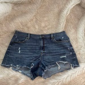 Aerie L distressed denim shorts
